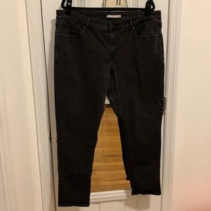 Levi’s 711 Skinny Jean (20WR)
